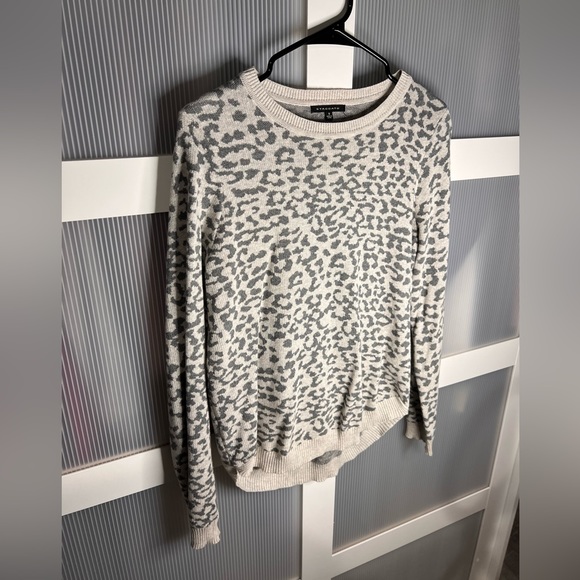 Women’s Grey Leopard Print Sweater - Picture 3 of 6